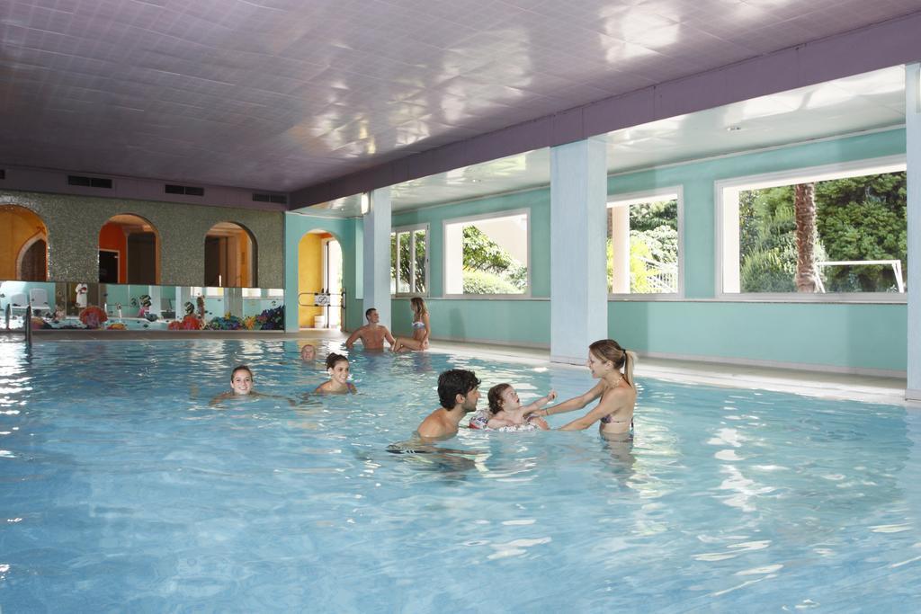 Hotel Castel Lodron Storo Экстерьер фото