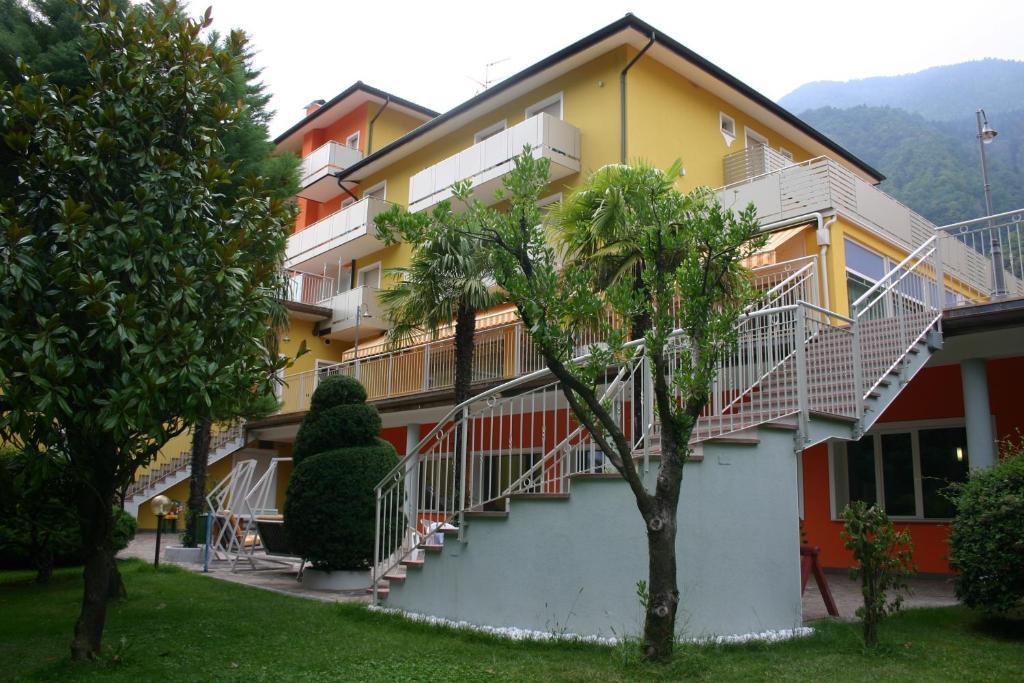 Hotel Castel Lodron Storo Экстерьер фото