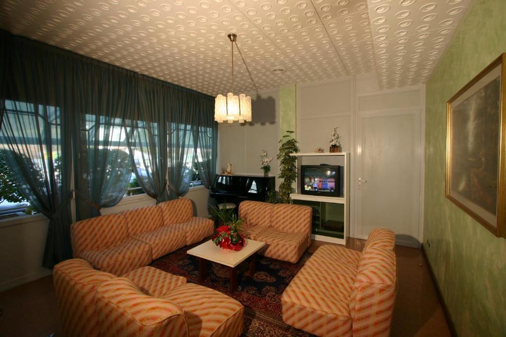 Hotel Castel Lodron Storo Экстерьер фото